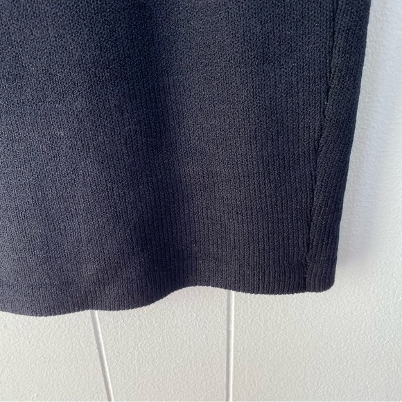 St John Basics Black Santana Knit Skirt Size 8 Pockets Knee Length Pull On - Picture 5 of 10